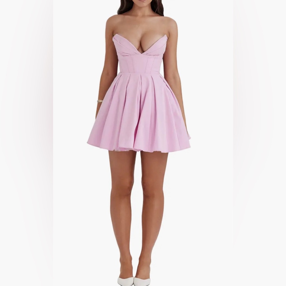 NWT Mar Strapless Corset Fit & Flare Minidress
HOUSE OF CB size Large